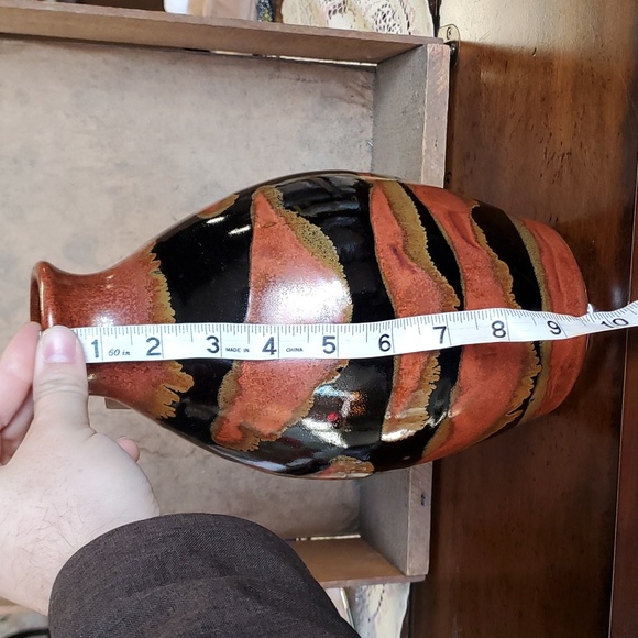 Shiwan Handmade Vase - Picture 6 of 6